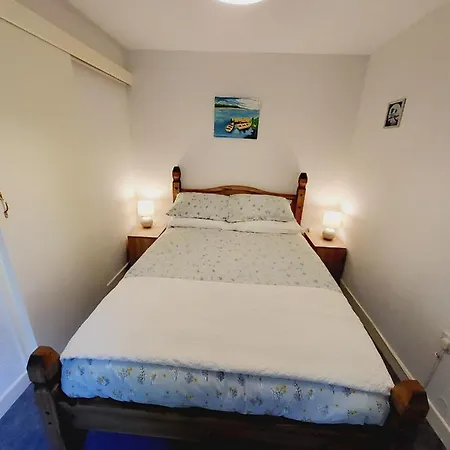 Oak 3 Km From Rock Of *